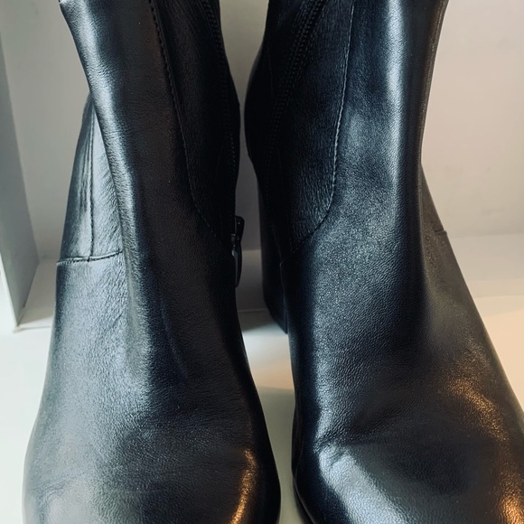 Via Spiga Benita Black Leather boots 8 1/2 booties - Picture 7 of 15